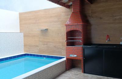 CAS261367 Casa Nova no Nova Itanhaém – 02 Dormitórios com Piscina e Acabamento Premium